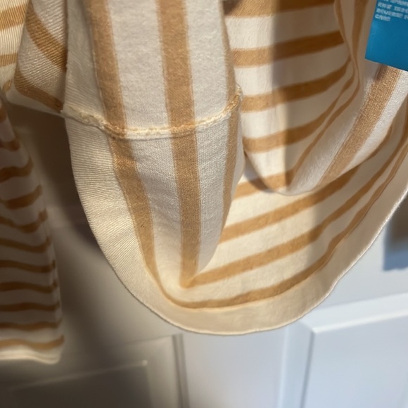 J. McLaughlin sweater blouse (Size S), in good condition - Picture 8 of 9